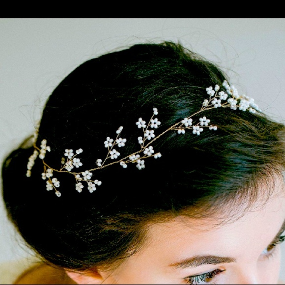Gorgeous wedding hair vine- ivory pearls and crystals